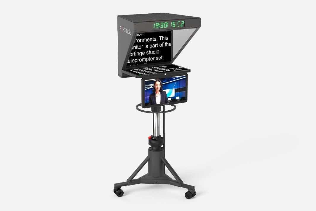 Fortinge ROBO IP-21 Stüdyo Prompter - tekerlekli ayak üzerinde zamanlayıcı ve yetenek monitörüyle örnek kurulum