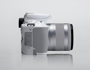 Canon EOS 250D 18-55 STM DSLR Fotoğraf Makinesi ( Beyaz ) - Thumbnail