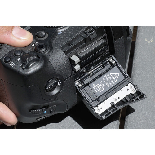 Canon EOS R1 Aynasız Fotoğraf Makinesi