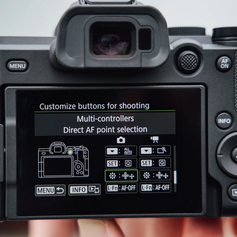 Canon EOS R8 Mark II RF 24-105mm F4-7.1 IS STM Lens Kiti Aynasız Fotoğraf Makinesi