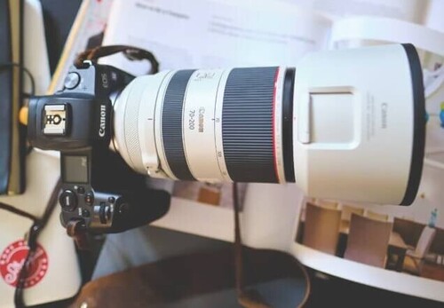 Canon RF 70-200mm f / 2.8L IS USM Lens