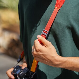 FALCAM Maglink Classic V2 Quick Release Manyetik Fotoğraf Makinesi Askısı Kırmızı - M00B5103R - Thumbnail