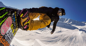 GoPro - GoPro Kask Ön Yan Bağlantı Aparatı (1)