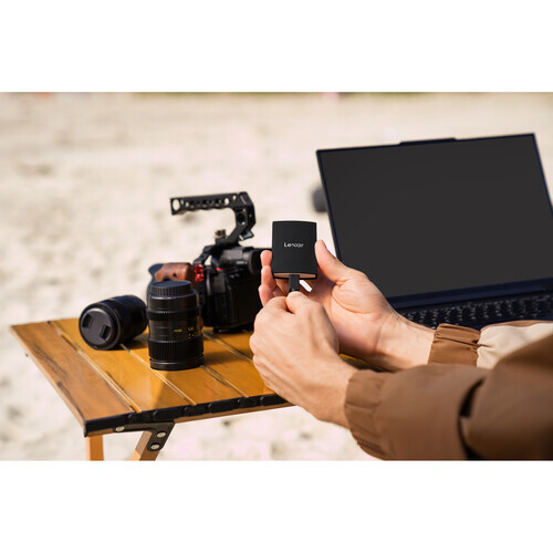 Lexar 4TB ARMOR 700 USB 3.2 Gen 2x2 Taşınabilir SSD (Siyah)