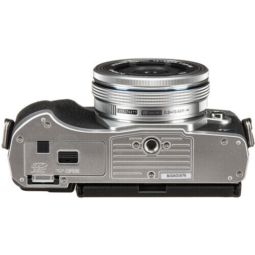 Olympus OM-D E-M10 Mark IV 14-42mm Lens Kit (Gümüş)