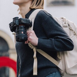 PGYTECH OneGo Lite Backpack 16L (Matte Black) | Kompakt Kamera & Laptop Sırt Çantası - Thumbnail