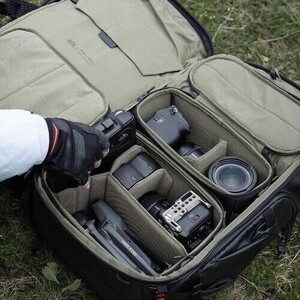 PGYTECH OnePro Flex Backpack 30L (Space Black) +Camera Insert M - Thumbnail