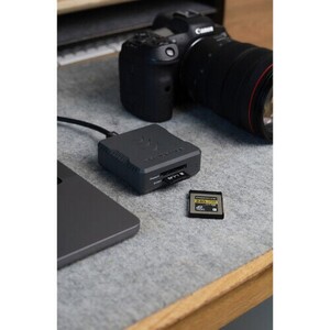 ProGrade Digital CFexpress Type B & UHS-II SDXC Dual-Slot USB4 Card Reader - Thumbnail