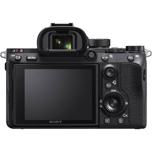 Sony A7R IIIA FE 24-70mm F/2.8GM Aynasız Fotoğraf Makinesi