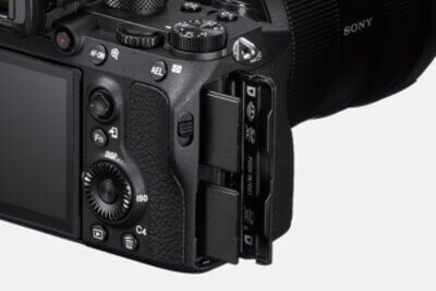 Sony A7R IIIA FE 24-70mm F/2.8GM Aynasız Fotoğraf Makinesi