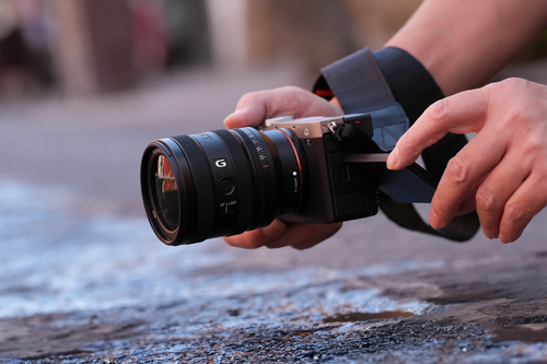 Sony FE 24-50mm f/2.8 G Lens