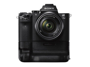 Sony - Sony VGC2EM Battery Grip (1)