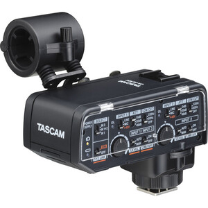 Tascam - Tascam CA-XLR2D-F Kamera Üstü XLR Mikrofon Adaptörü (FujiFilm)